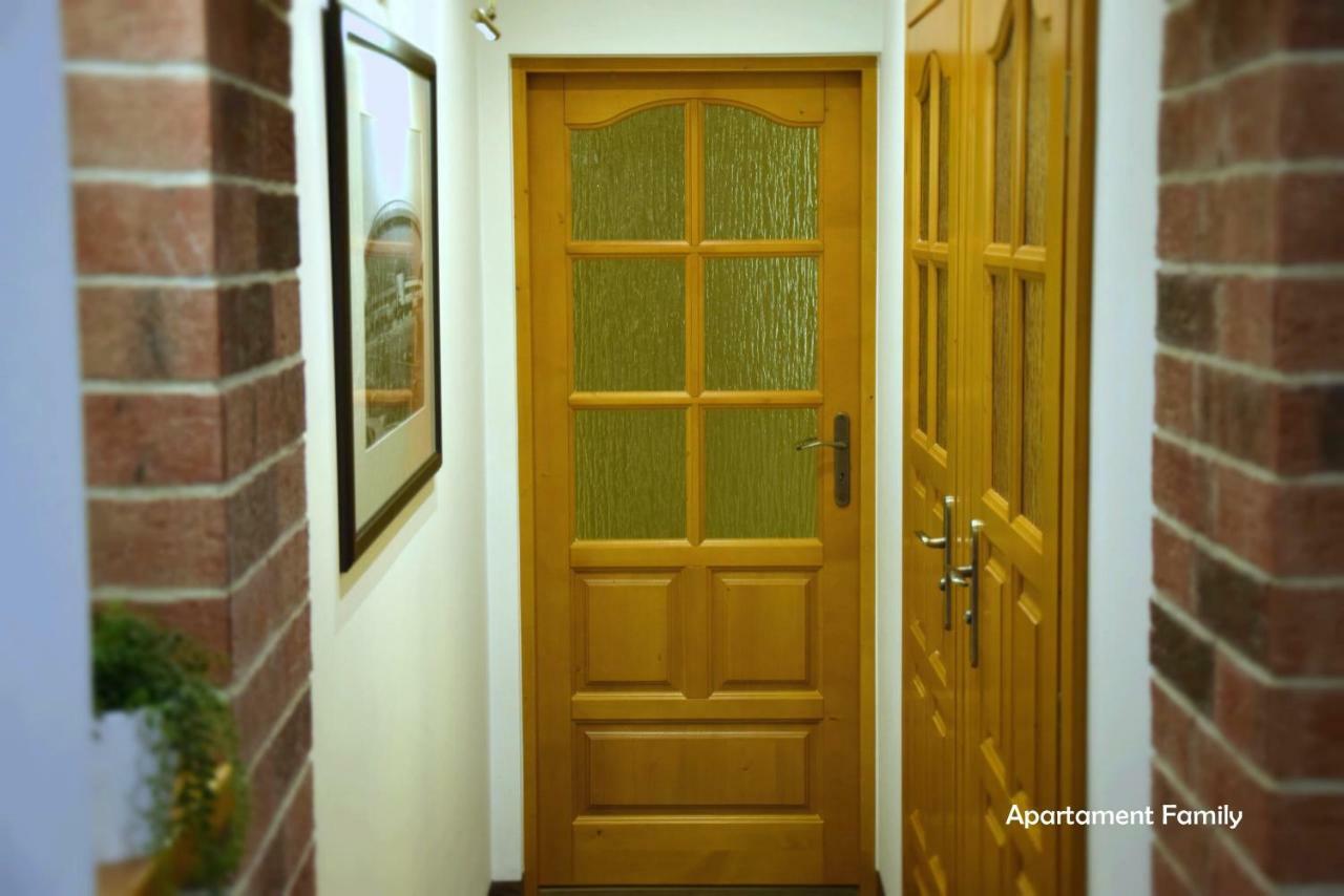 Bialy Dom - 2 Bedrooms Katowice Esterno foto