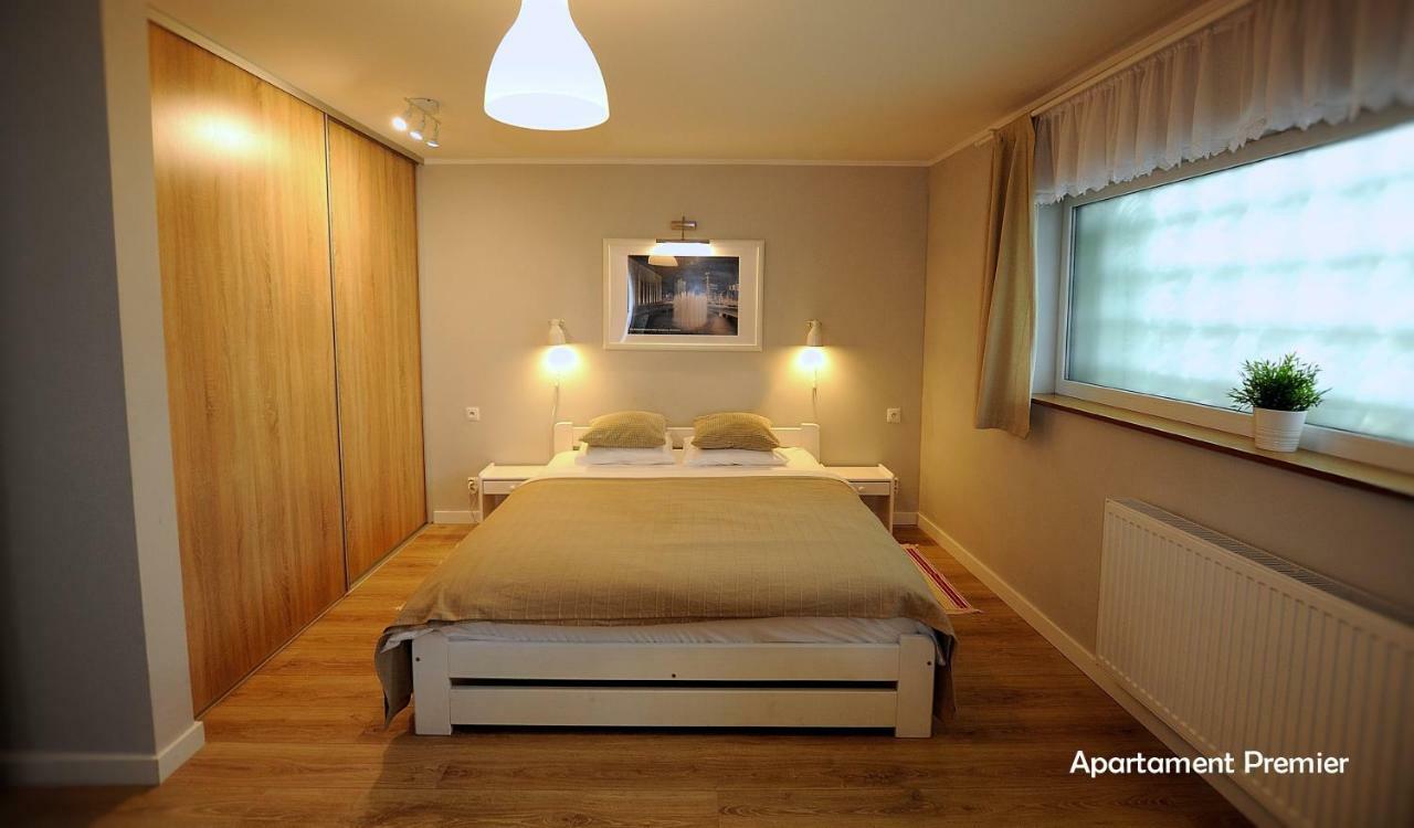 Bialy Dom - 2 Bedrooms Katowice Esterno foto