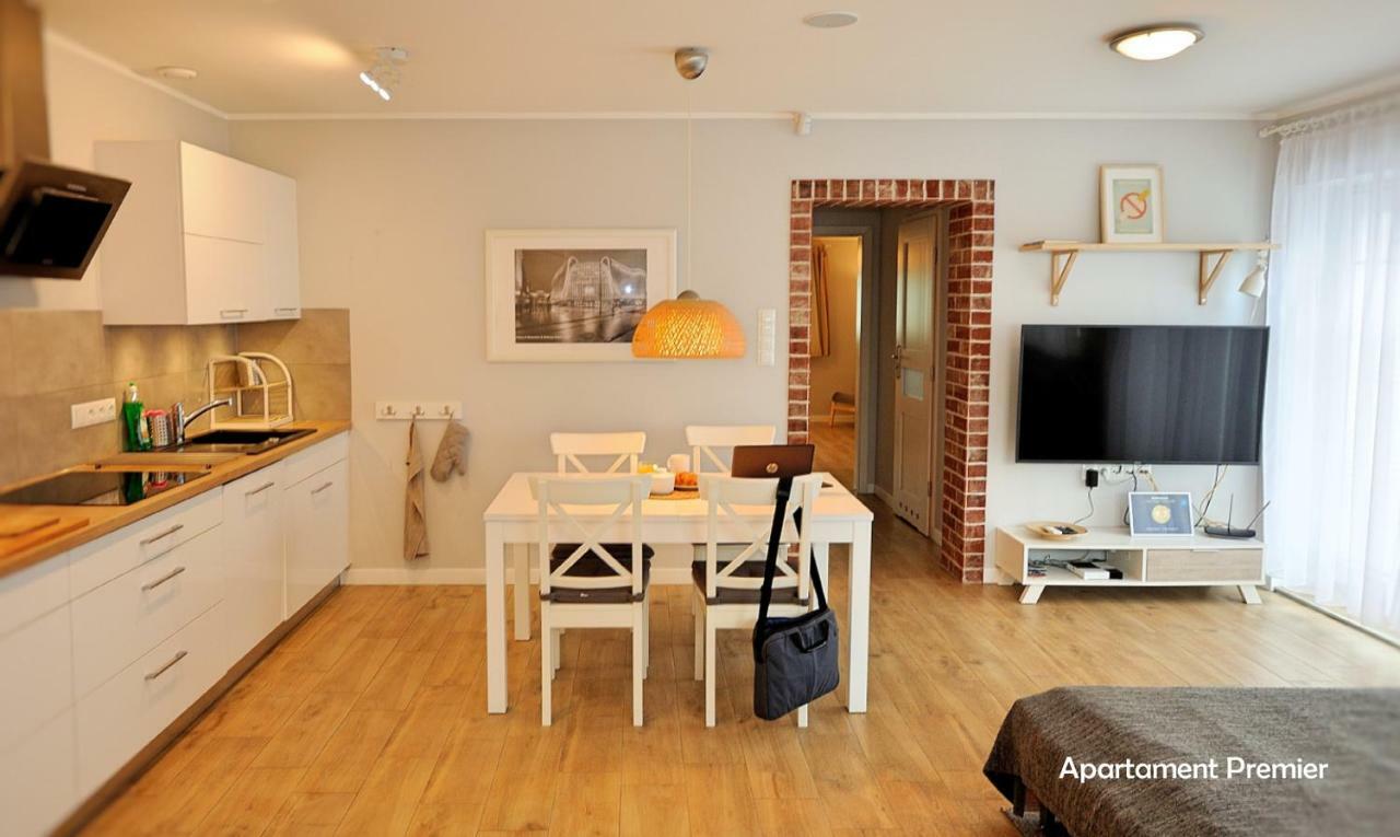 Bialy Dom - 2 Bedrooms Katowice Esterno foto