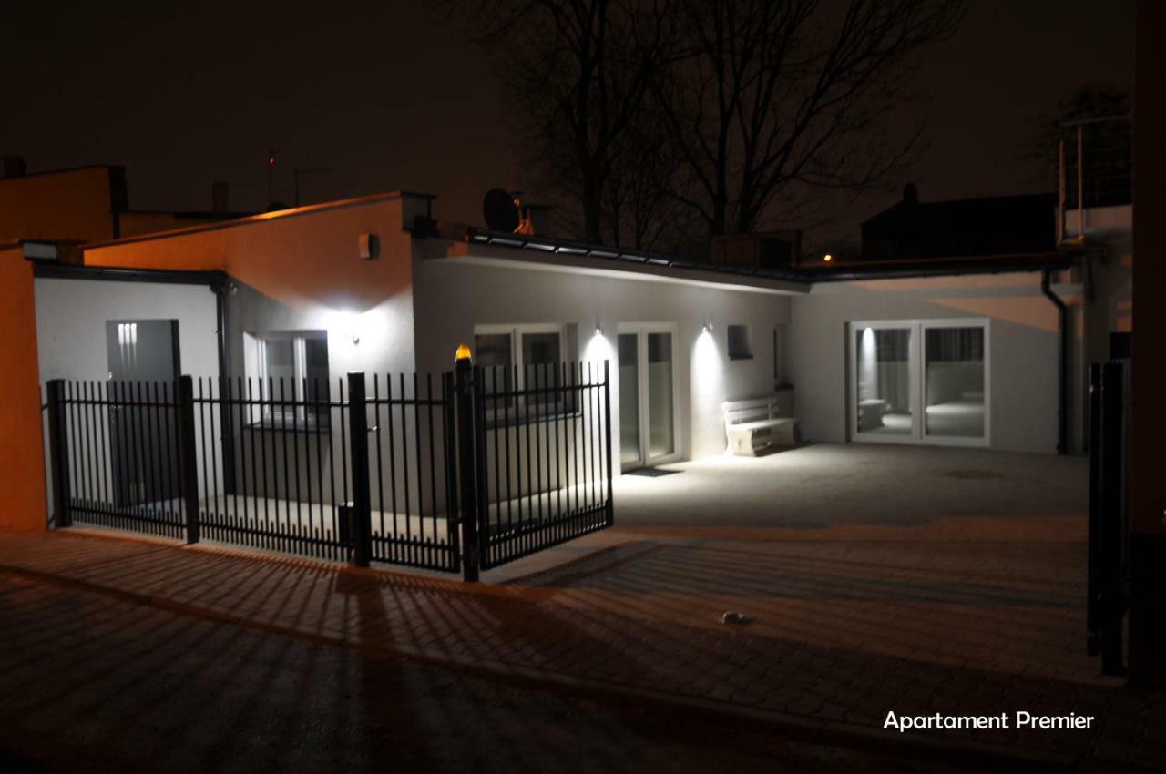 Bialy Dom - 2 Bedrooms Katowice Esterno foto